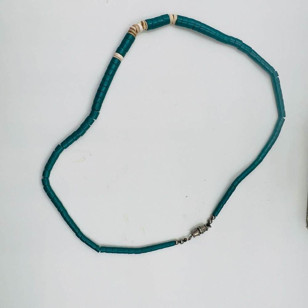 Turquoise and Shell Necklace - Picture 4 of 6